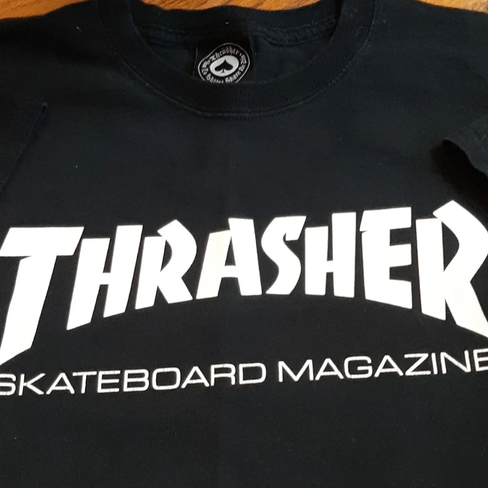 Thrasher Skateboard T-Shirt Size Med - Picture 2 of 3